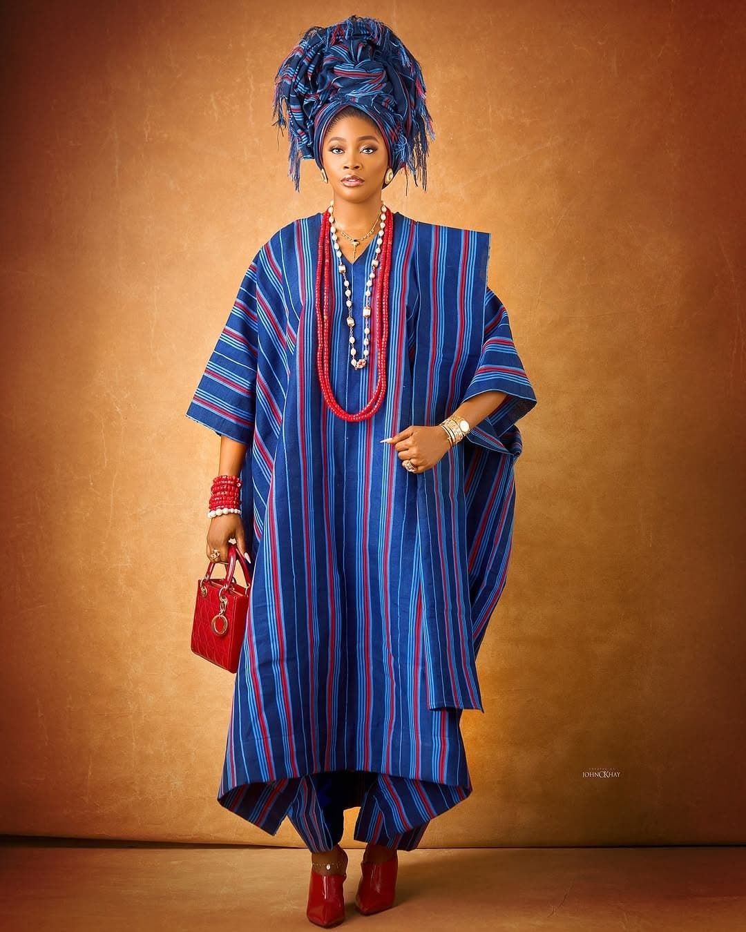agbada-aso-oke-styles-women-nigeria