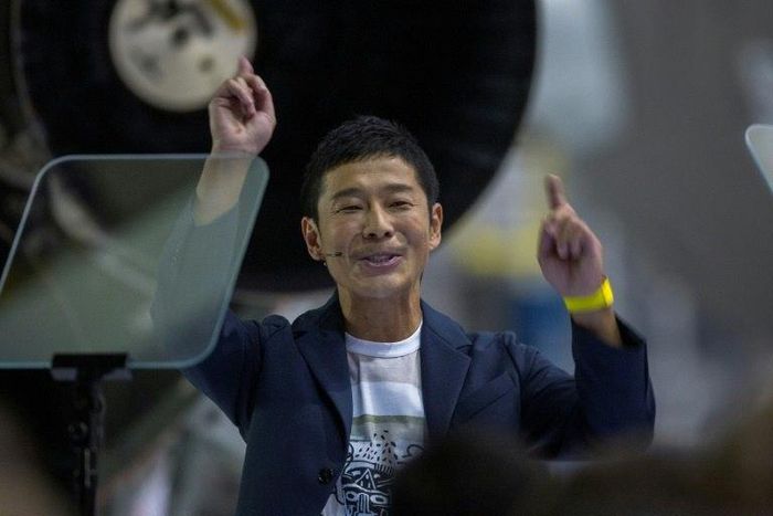 Japanese billionaire Yusaku Maezawa will be the first private passenger who will fly around the Moon aboard the SpaceX BFR launch vehicle