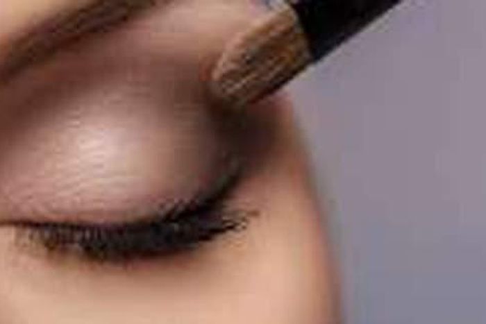 How to apply eyeshadow when you have hooded eyes. [scoopernews]