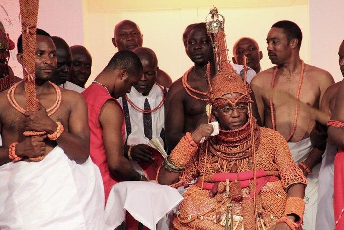 What you should not do while visiting the Benin palace