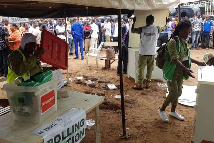 INEC staff setting up a polling booth
