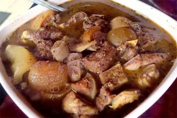 How to make goat meat pepper soup. [kingofsoups]