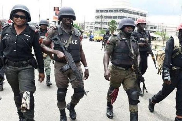 In Ondo State, a man claims to have been assaulted by policemen while he was trying to buy smoked yam.