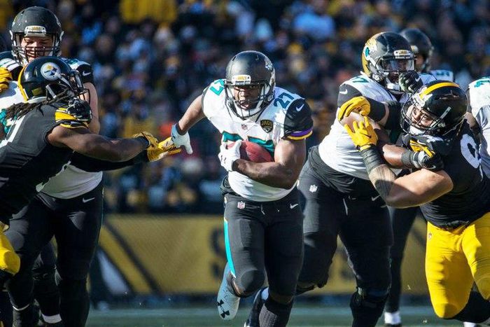 How Leonard Fournette stays fit during football season