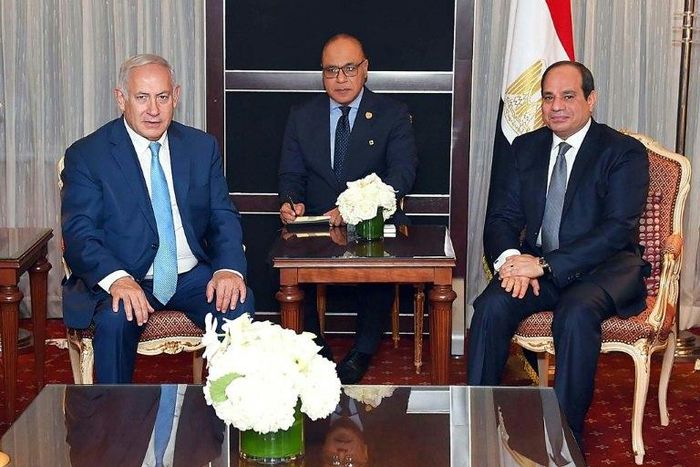 Israeli Prime Minister Benjamin Netanyahu (L) meets Egyptian President Abdel Fattah al-Sisi (R) on the sidelines of the UN General Assembly in New York on September 26, 2018 to discuss Gaza and reviving peace talks with the Palestinians