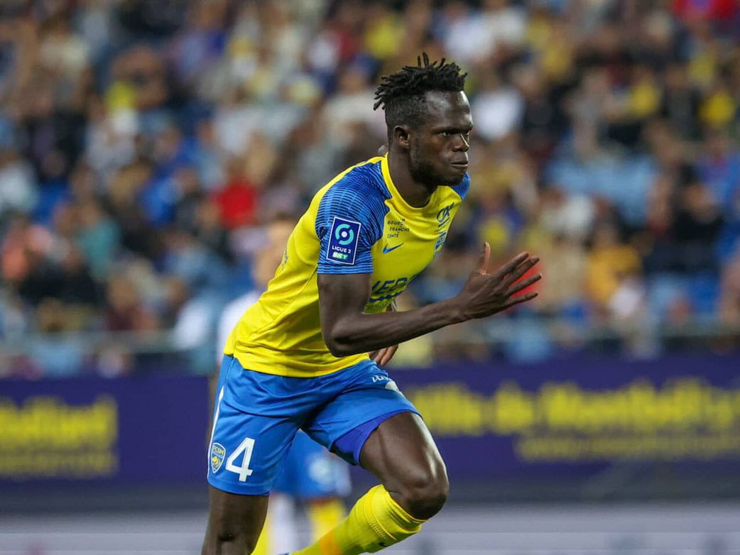 Un international sénégalais arrête le football
