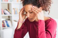 Migraine ? Voici 4 huiles essentielles qui soulagent vite !