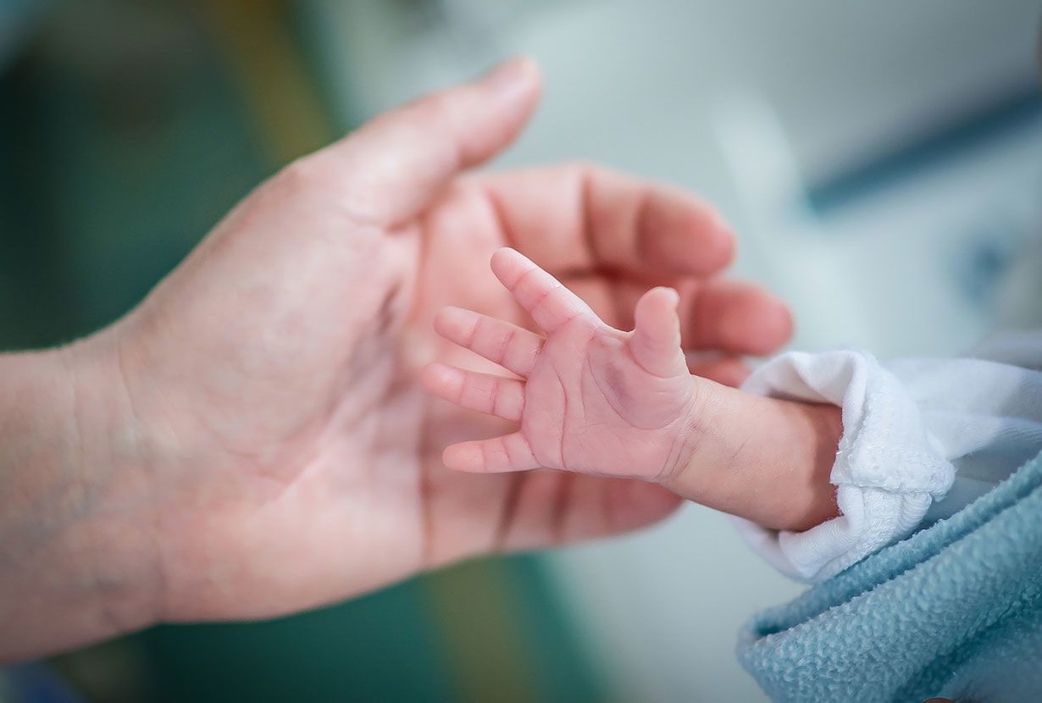 Choc en pédiatrie : une infirmière aurait abusé de deux nourrissons