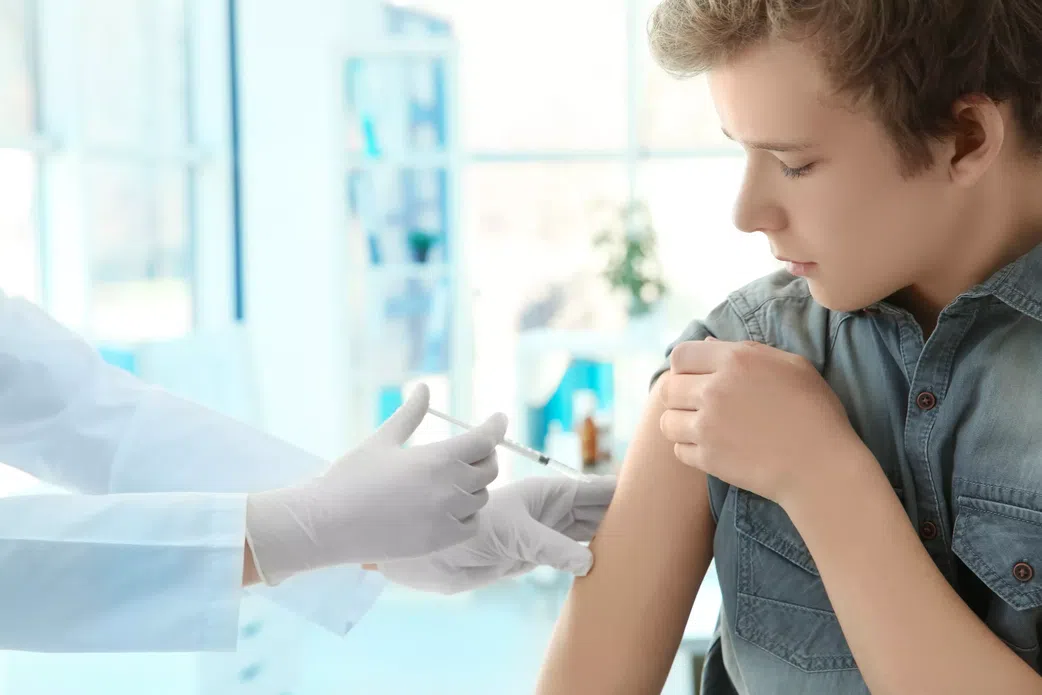 Vaccination méningite : ce qui change pour les 15-24 ans