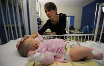 Bébés hospitalisés : cette erreur de timing dénoncée
