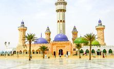 Travaux de la Grande mosquée de Touba : 8 valises contenant 2,013 milliards de FCFA remis au Khalif