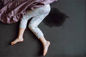 Pipis nocturnes : 8 raisons médicales possibles