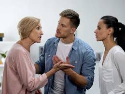 Ma belle-mère est envahissante, que faire ?