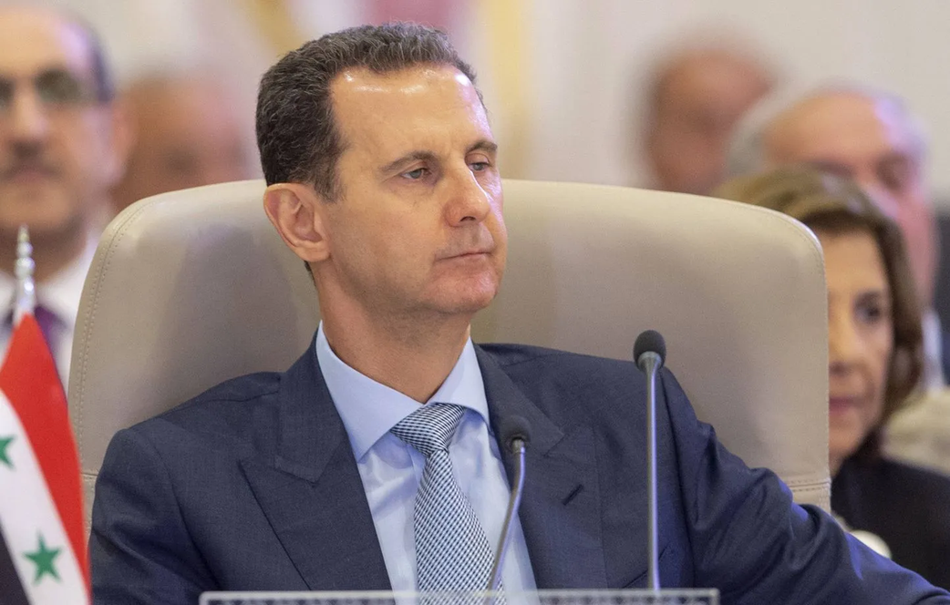 Syrie : Bachar al-Assad en fuite, sa résidence pillée