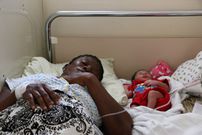 Pays à revenu faible : 99 % des décès maternels et 98 % des décès d’enfants...