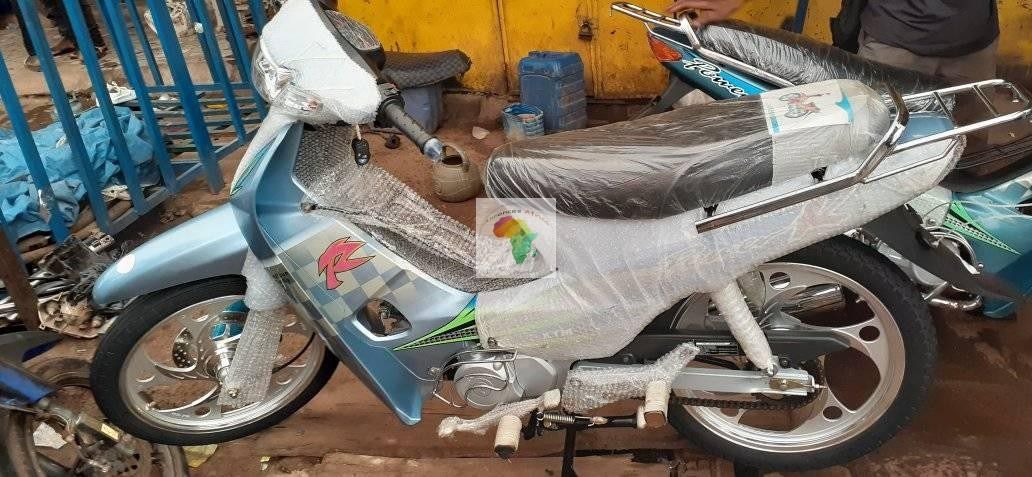 Il vend la moto de son patron pour financer son mariage