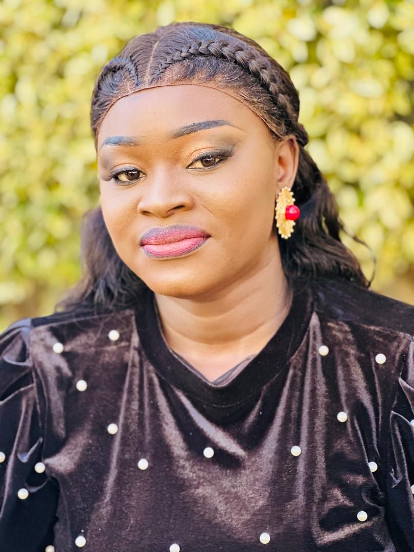 Nabou Ngom : une voix montante de Seneweb nominée aux Only Woman Awards