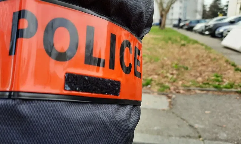 policeeeee