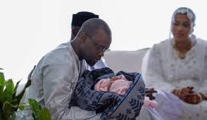 Sonko – Absa Faye : tensions feutrées ou guerre d’image au sommet de l’État ?