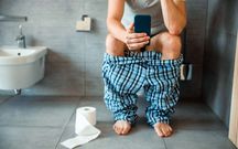 Toilettes + smartphone = cocktail dangereux ?