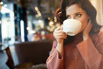 Vous buvez votre café trop tôt ? Voici pourquoi c’est une erreur !