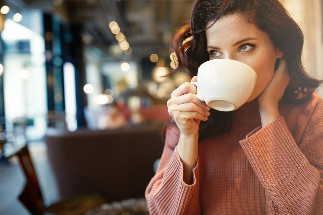 Vous buvez votre café trop tôt ? Voici pourquoi c’est une erreur !