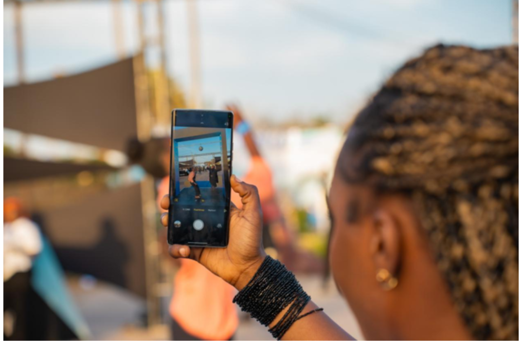TECNO lance la série CAMON40 au Sénégal à la Place du Souvenir
