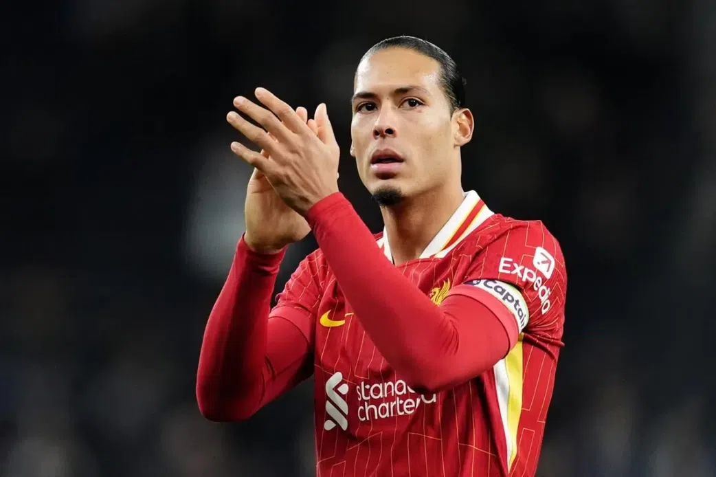 Le PSG offre 100 millions d'euros pour Van Dijk