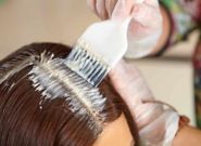 Se teindre les cheveux augmente-t-il le risque de cancer ?