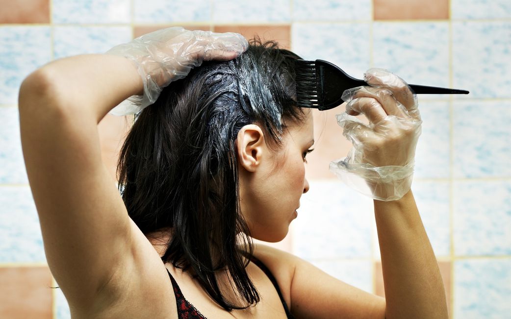 Se teindre les cheveux augmente-t-il le risque de cancer ?