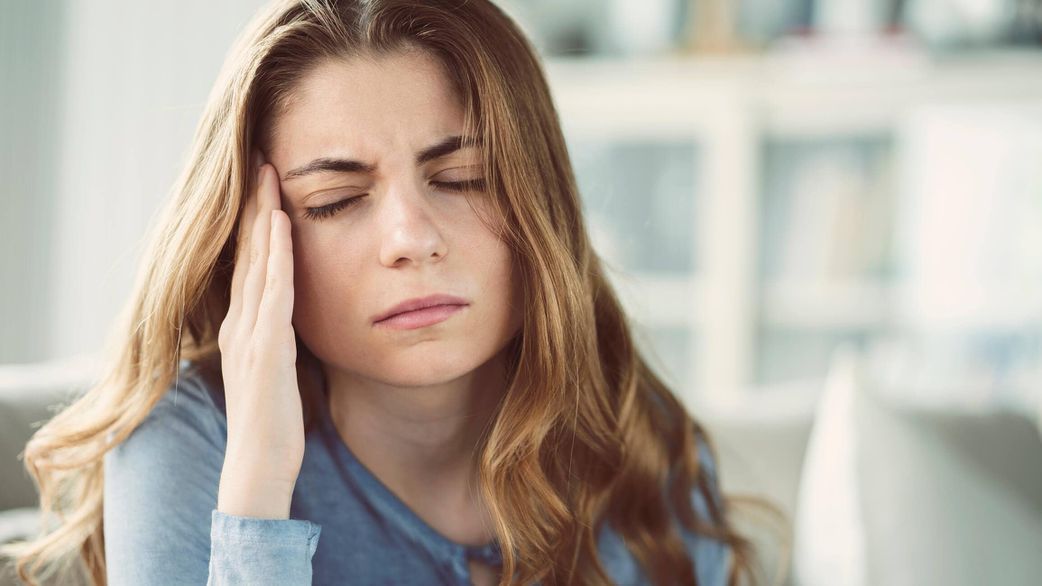 Maux de tête : les 5 signes qui doivent vous inquiéter