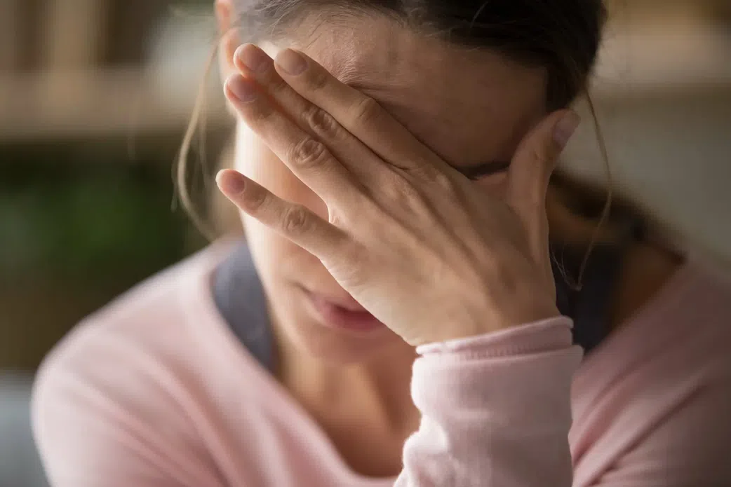 Maux de tête : les 5 signes qui doivent vous inquiéter
