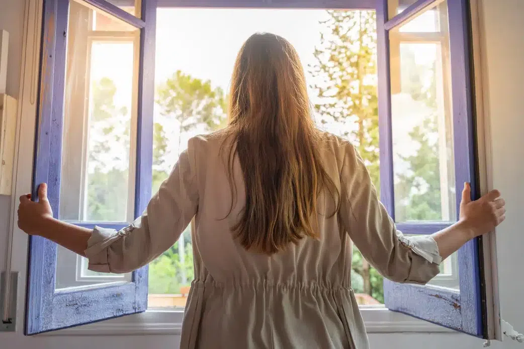 Pourquoi il ne faut pas aérer sa maison entre 8h et 10h par temps froid