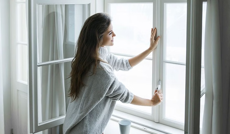 Pourquoi il ne faut pas aérer sa maison entre 8h et 10h par temps froid