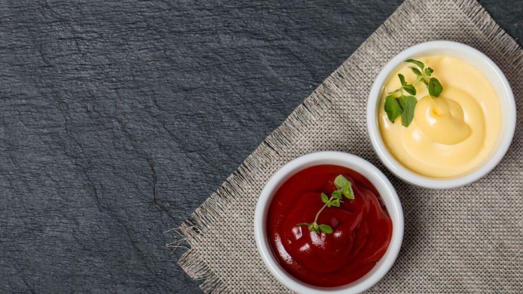 Ketchup ou mayo : quelle sauce fait le moins grossir ?