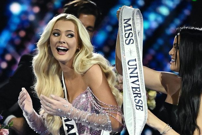 Miss Danemark, Victoria Kjaer Theilvig  succède à la mannequin nicaraguayenne Sheynnis Palacio