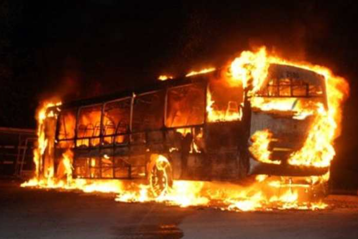 bus en feu