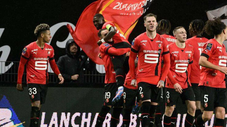 Hamari Traore scores for Rennes against PSG