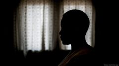 Un ivrogne surpris nu avec une fille de 7 ans dans les toilettes