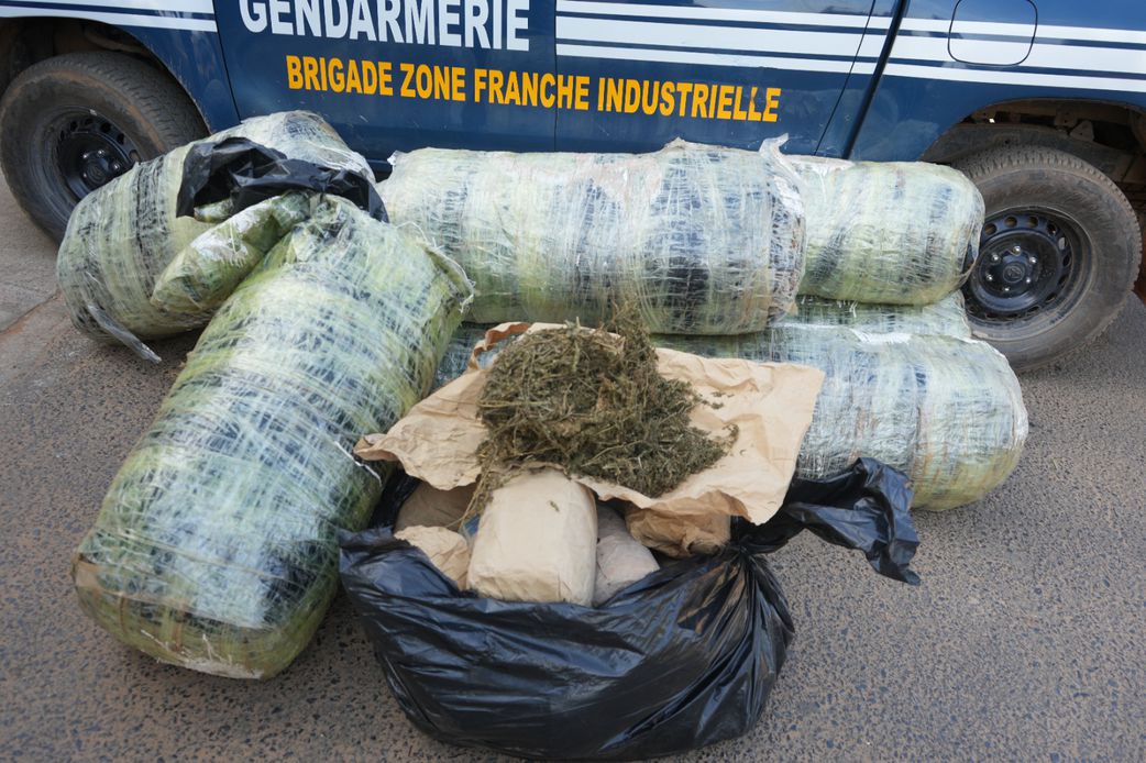 Des policiers frôlent la mort lors d'une opération anti-drogue sur les plages