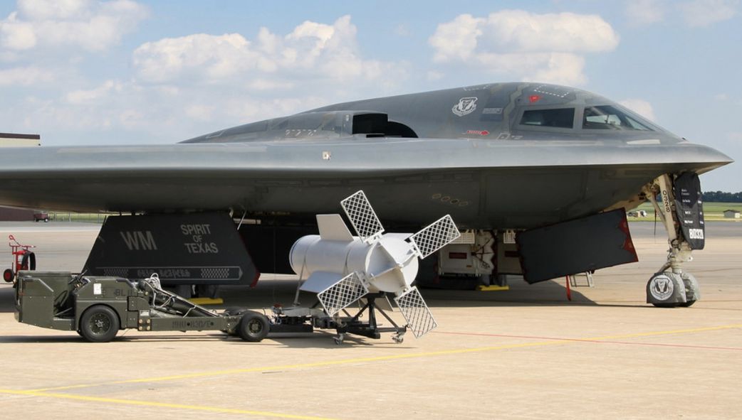 Sites nucléaires, avions, bombes : tout sur l'offensive américaine en Iran