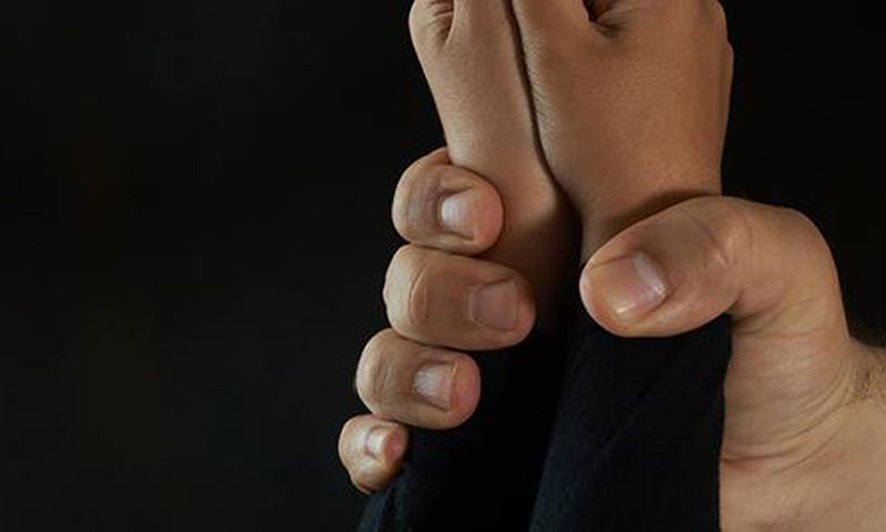 abus-sexuels-c-Vasileios-Karafillidis