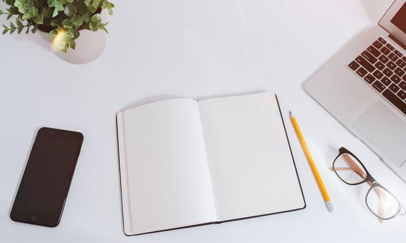 ordinateur-cahier-pexels