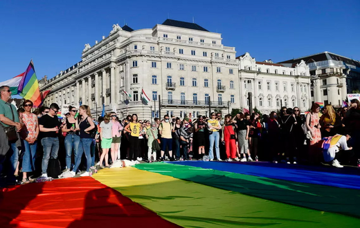 La Hongrie adopte une loi pour interdire la promotion de l’homosexualité auprès des mineurs