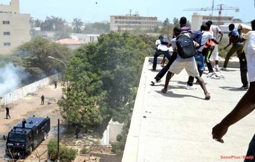 Grève Ucad Dakar Toit