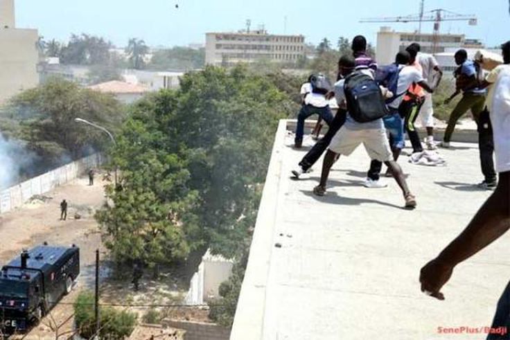 Grève Ucad Dakar Toit