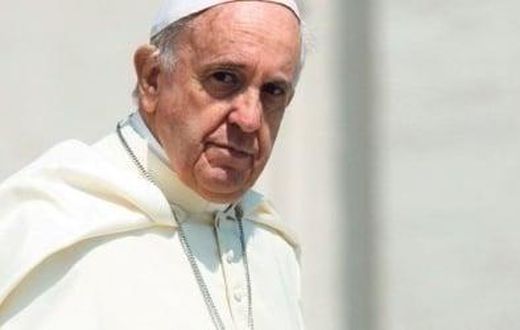 Malade, le Pape François hospitalisé