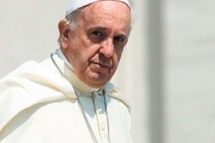 Malade, le Pape François hospitalisé