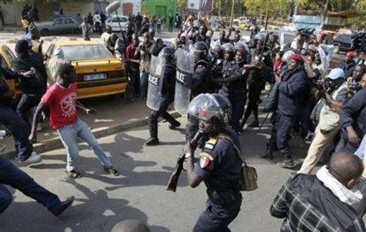 COVID-19: Affrontements au Sénégal sur le couvre-feu