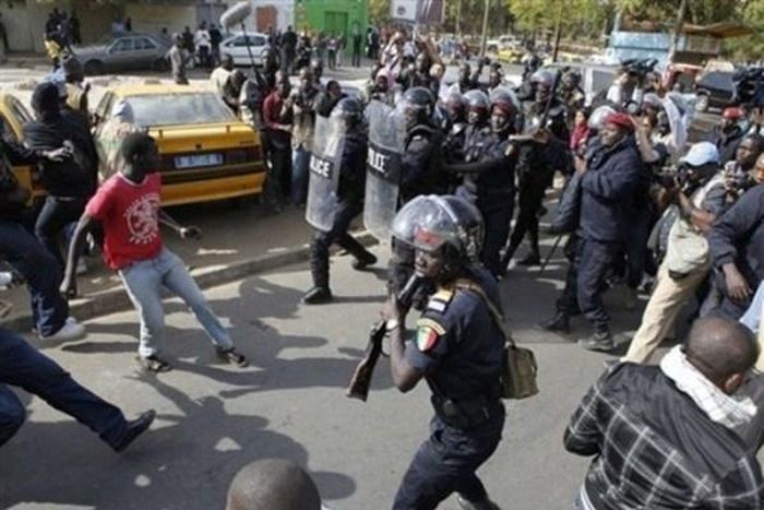 COVID-19: Affrontements au Sénégal sur le couvre-feu